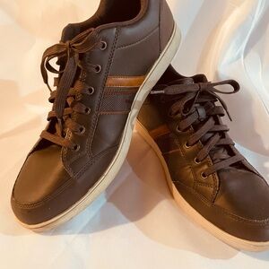 Men’s American Eagle Shows Size 14